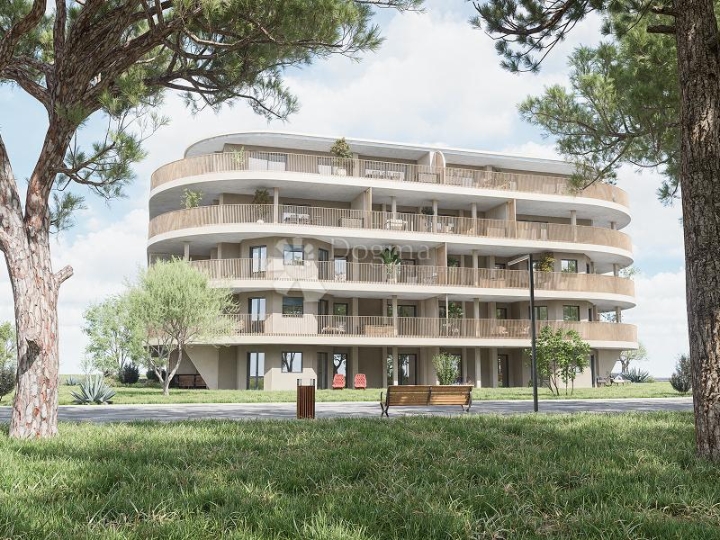 Umag, moderan 1S stan s vrtom 600 m od mora