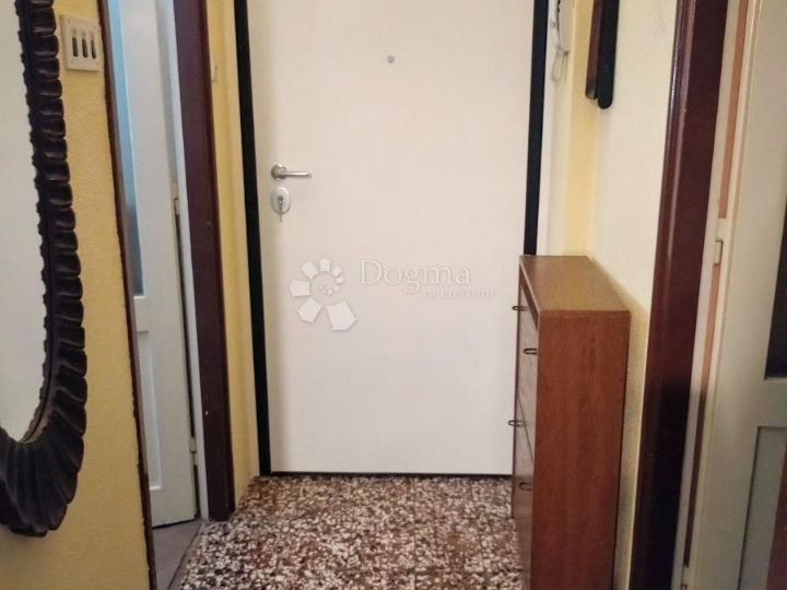 Pećine, odličan stan
