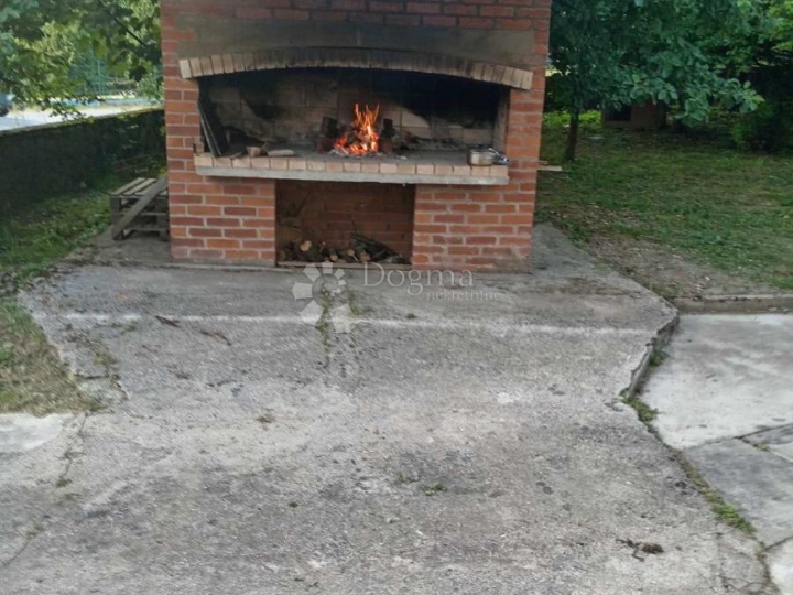 Najam samostojeće kuće s poslovnim prostorom, Delnice