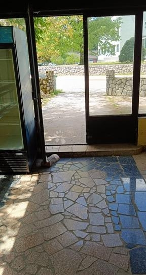 Najam samostojeće kuće s poslovnim prostorom, Delnice