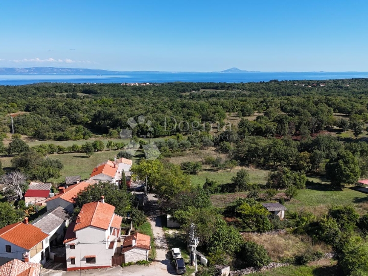 Duplex - Dvije kuće s ljetnom kuhinjom i garažom