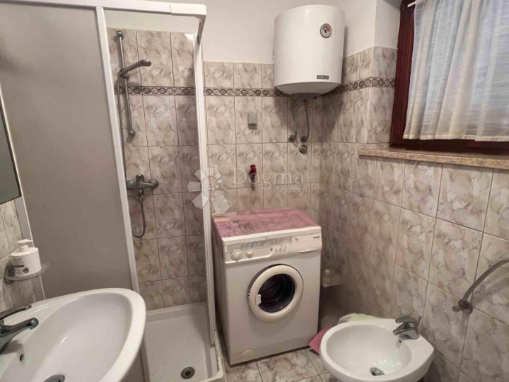 Duplex - Dvije kuće s ljetnom kuhinjom i garažom
