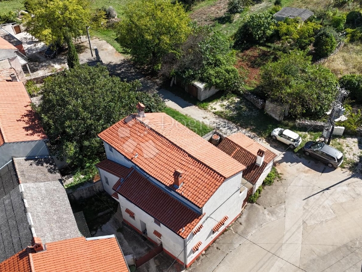 Prilika - kuća u okolici Marčane