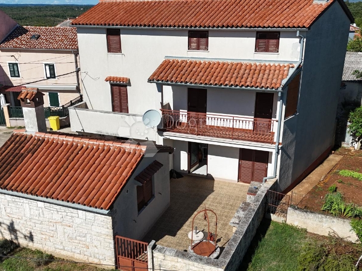 Prilika - kuća u okolici Marčane