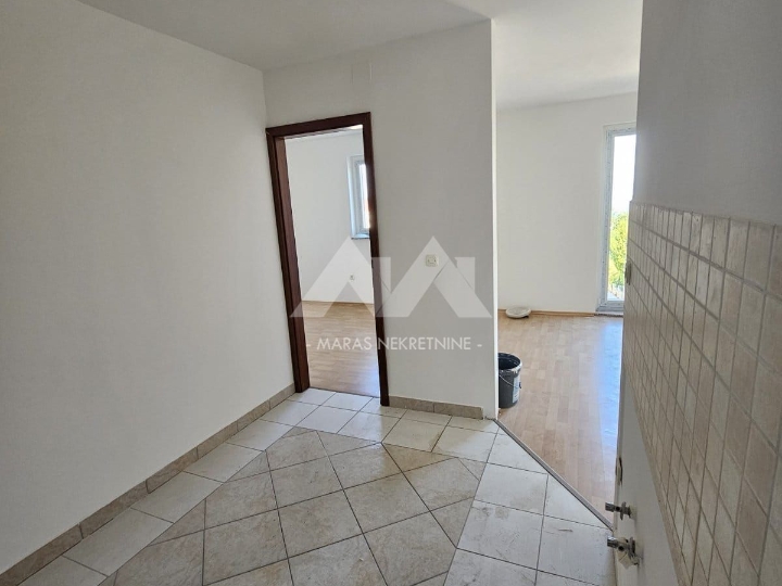 Njivice, apartman na odličnoj lokaciji