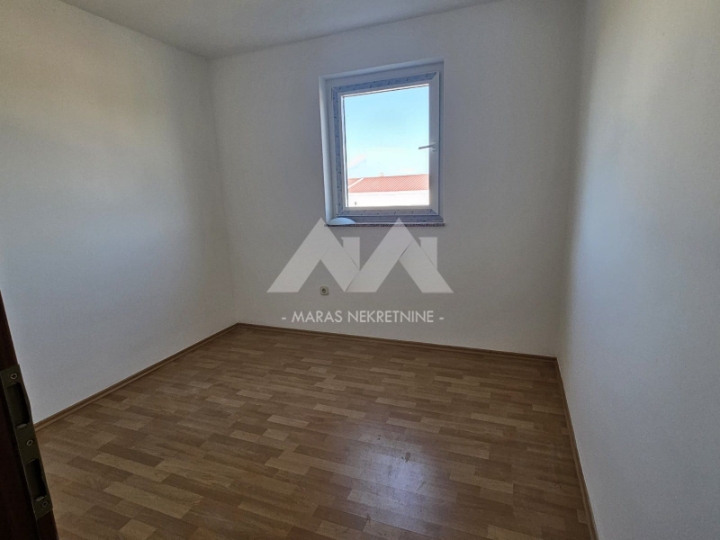 Njivice, apartman na odličnoj lokaciji