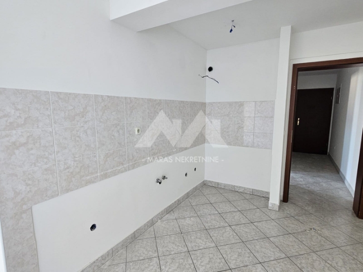 Njivice, apartman na odličnoj lokaciji