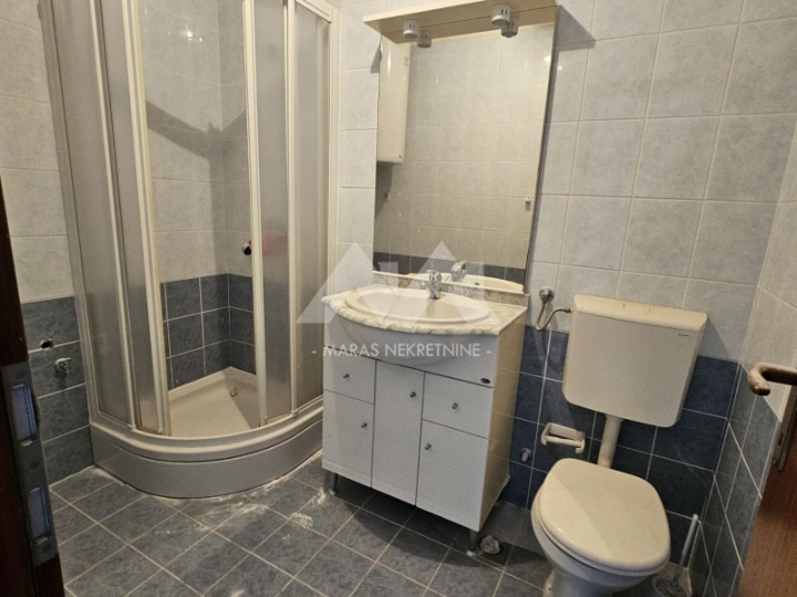Njivice, apartman na odličnoj lokaciji