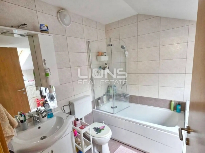 Rijeka, Viškovo, dvoetažni stan, 86 m2