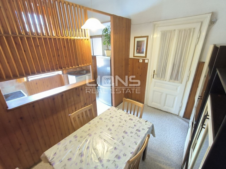 Opatija, centar, trosobni stan, 73 m2