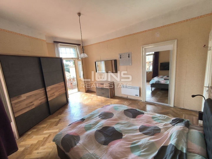 Opatija, centar, trosobni stan, 73 m2