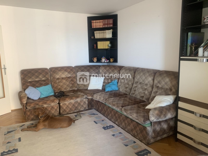 Podmurvice, 53.82m2, namješten 1S+DB s lođom i pogledom