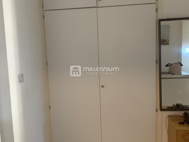 Podmurvice, 53.82m2, namješten 1S+DB s lođom i pogledom