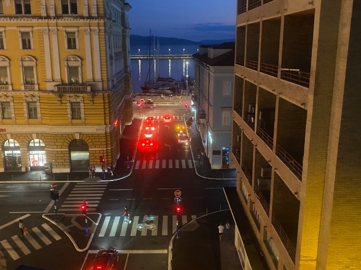Rijeka-Centar, povoljno 4.sobe, 115m2