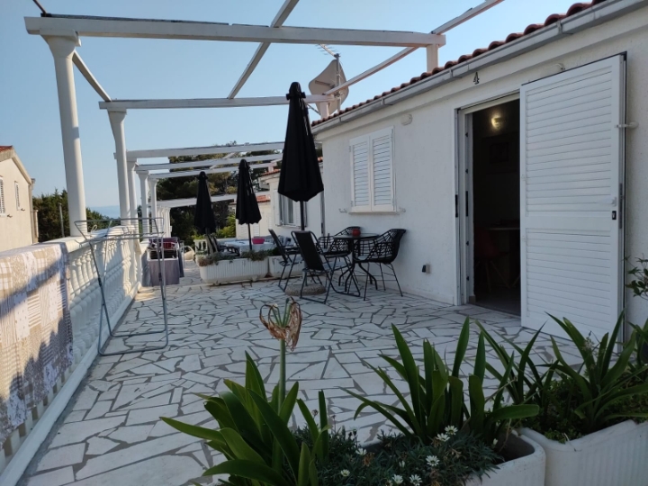 Prodaja apartmana Sumartin