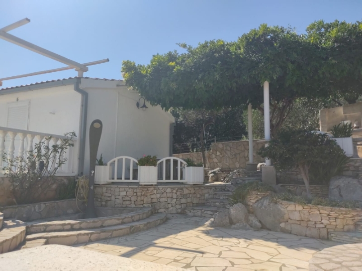 Prodaja apartmana Sumartin