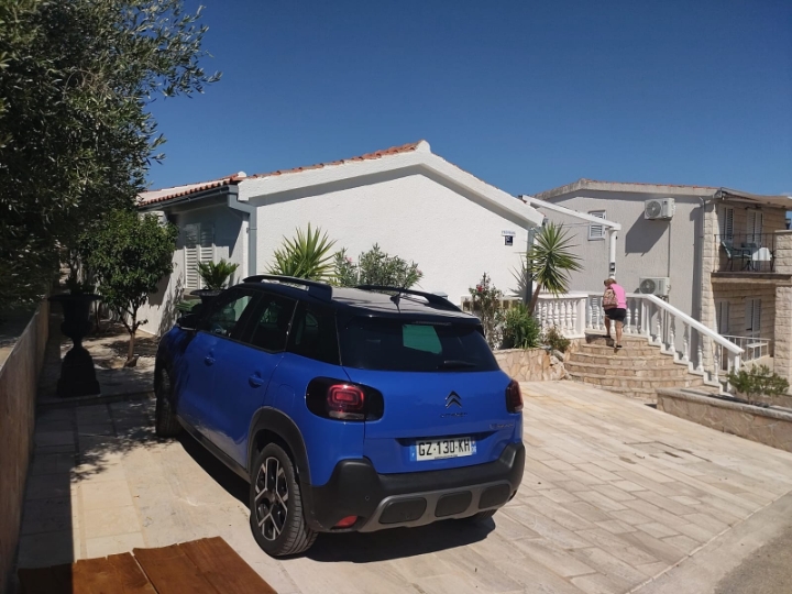 Prodaja apartmana Sumartin
