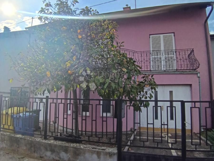 Obiteljski mir i gradska blizina – kuća Višnjevac!