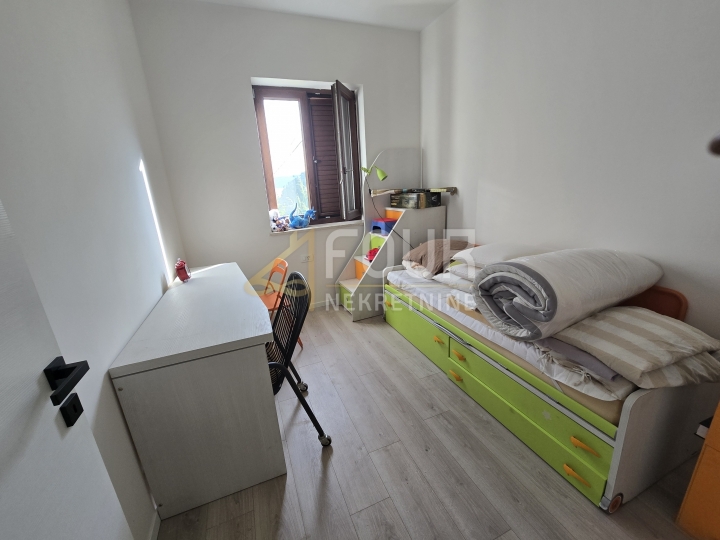 Rijeka, Bulevard, samostojeća kuća s 2 stana i garažom