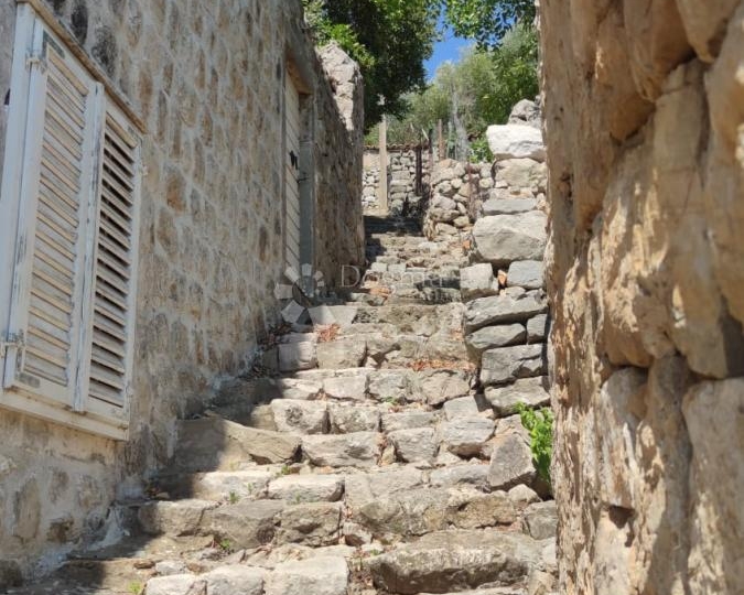 Autentična kamena kuća na otoku Šipanu