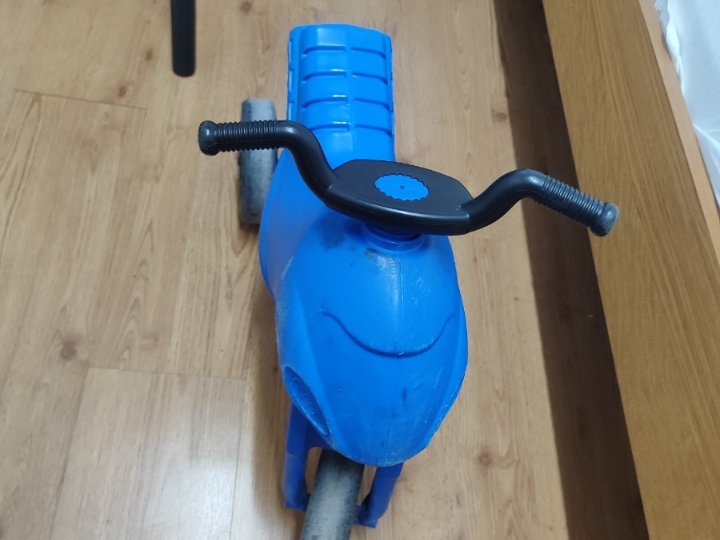 Dječje vozilo i autići