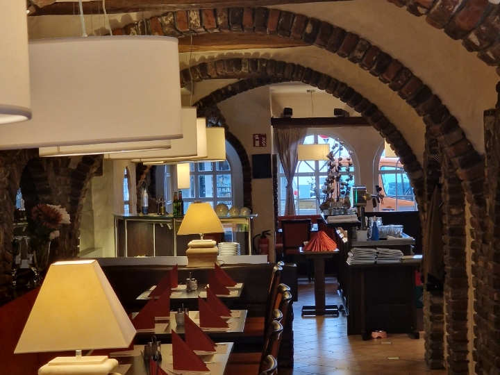 Kuharica u restoranu u Njemačkoj