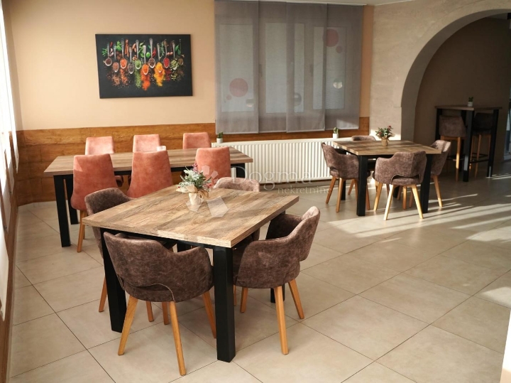 Restoran, pizzeria ili event dvorana? Ovaj prostor ima sve što trebate!