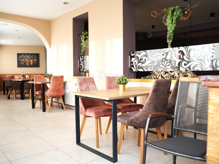 Restoran, pizzeria ili event dvorana? Ovaj prostor ima sve što trebate!
