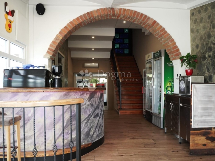 Restoran, pizzeria ili event dvorana? Ovaj prostor ima sve što trebate!