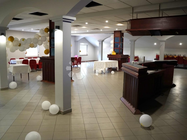Restoran, pizzeria ili event dvorana? Ovaj prostor ima sve što trebate!