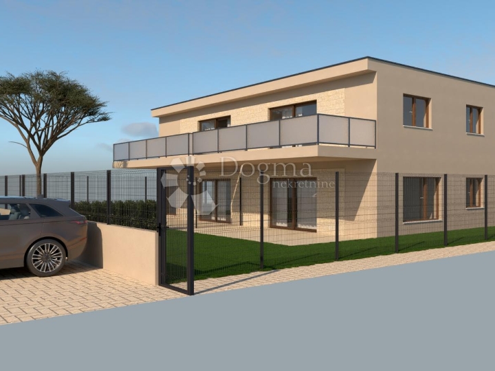 Luksuzan stan na 1. katu 2 km od mora - Poreč