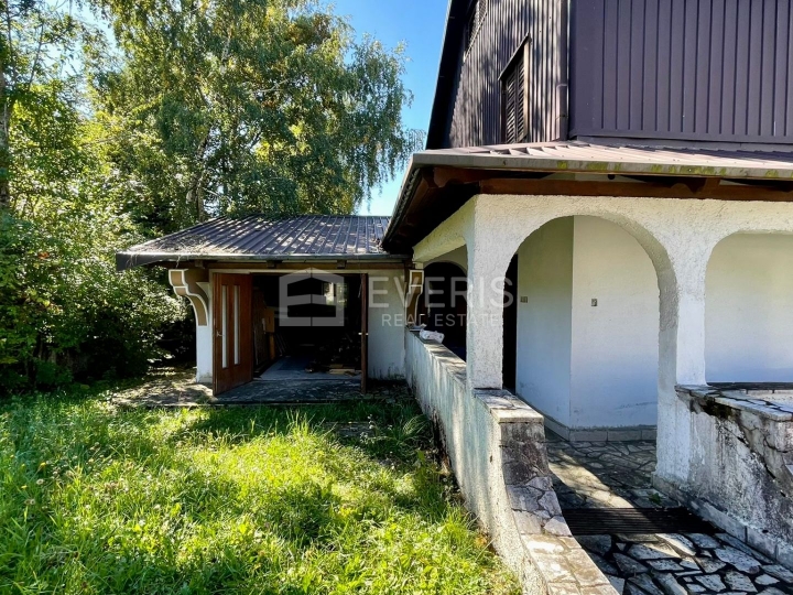 Gorski kotar, Fužine, samostojeća kuća s okućnicom