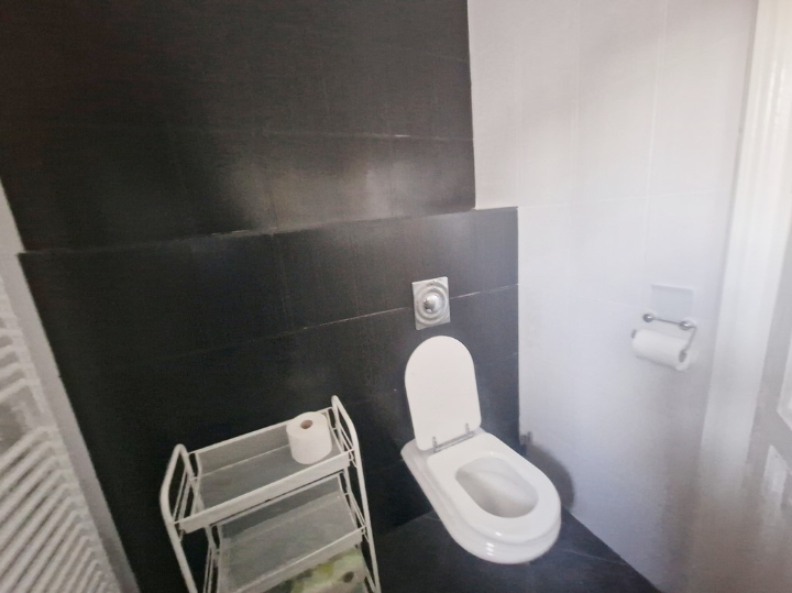 Centar, 93 m2, 3S kl., 1. kat, 900€