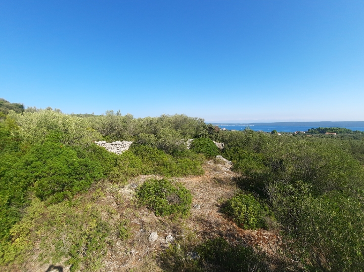 1006m2 otok Pašman Dobropoljana