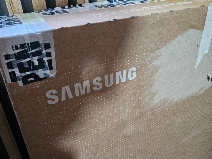 Samsung Crystal UHD 50"