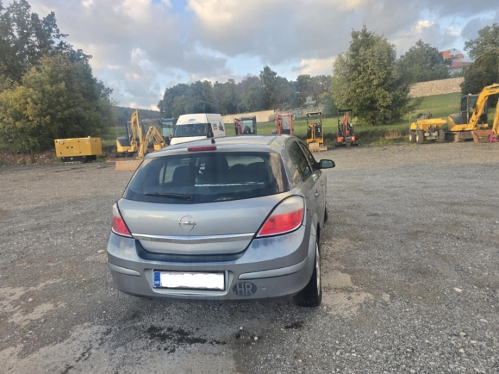 Opel Astra 1.6, reg. do 7./26.