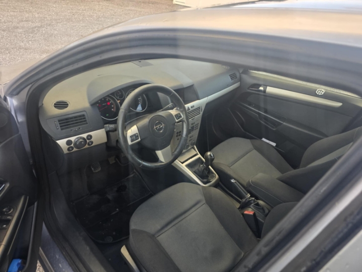 Opel Astra 1.6, reg. do 7./26.