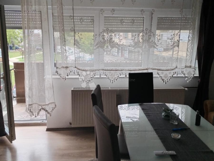 Kompletno namješten stan u centru Đurđenovca + balkon