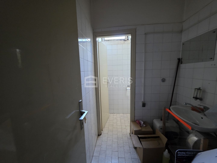 Rijeka, Donji Zamet, poslovni prostor 66 m2
