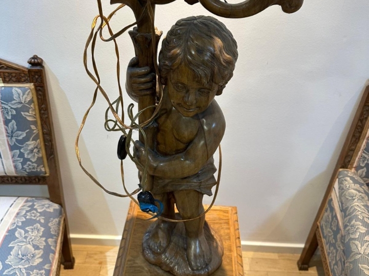 Lampu s ormarićem