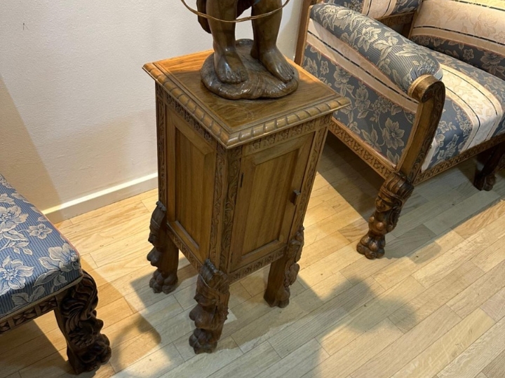 Lampu s ormarićem