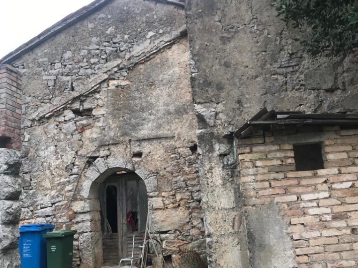 Kuća 134 m2 - samostojeća + 858 m2 okućnicom