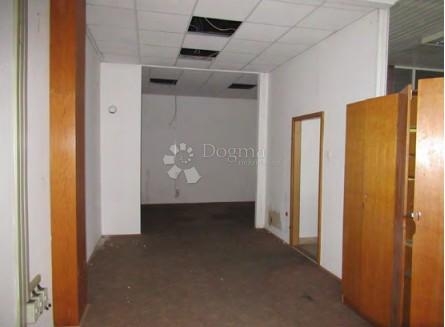 Poslovni objekt, 1484 m² – južni dio Čakovca