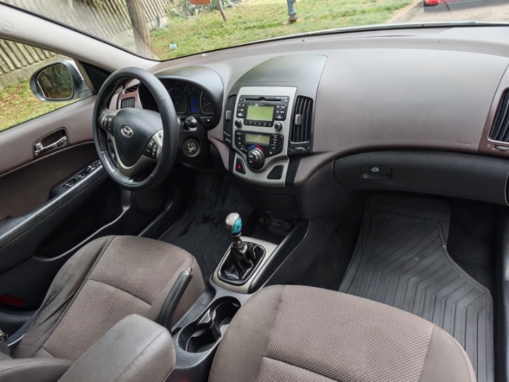 Hyundai i30 2.0 crdi i Think 6 brzin
