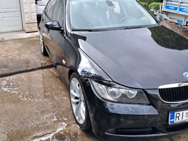 BMW E90 318D