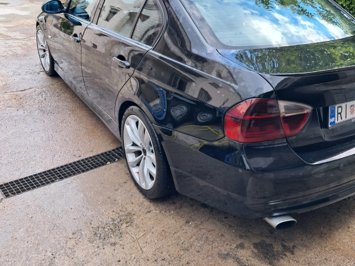 BMW E90 318D