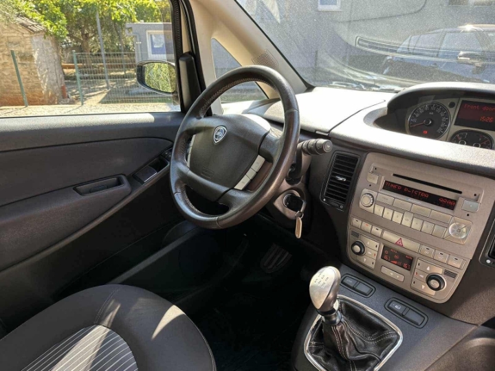 Lancia Musa 1.4 16V Oro