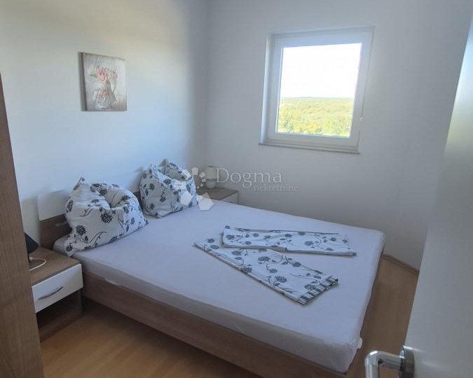 Stan 2S+DB na 2. katu u Peroju, površine 76 m2