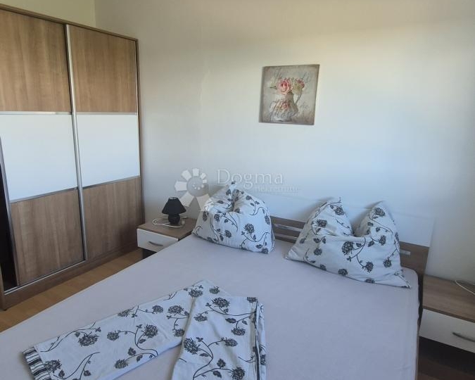 Stan 2S+DB na 2. katu u Peroju, površine 76 m2