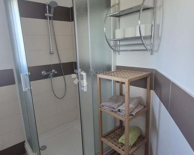 Stan 2S+DB na 2. katu u Peroju, površine 76 m2